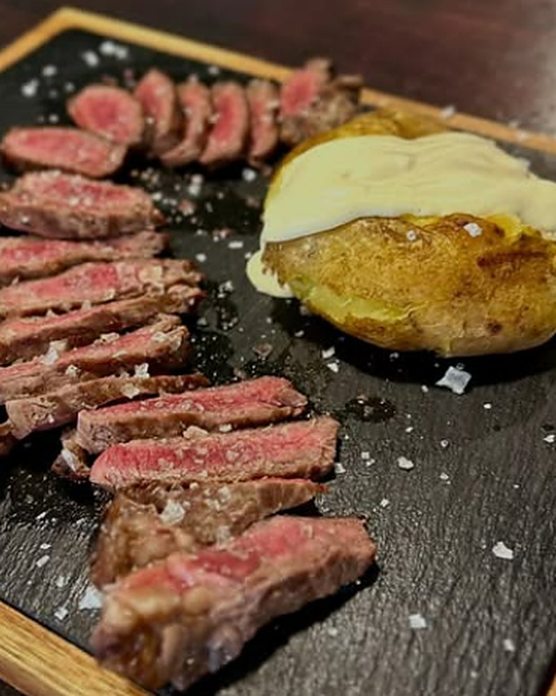 Carnes a la brasa en La Botica
